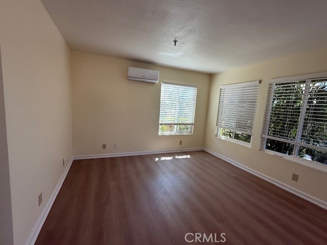 Detail Gallery Image 6 of 8 For 4930 16th a,  Santa Ana,  CA 92703 - 2 Beds | 1 Baths