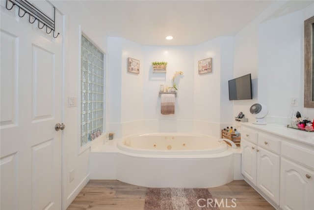 Detail Gallery Image 24 of 35 For 16732 Lassen St, Northridge,  CA 91343 - 3 Beds | 3 Baths