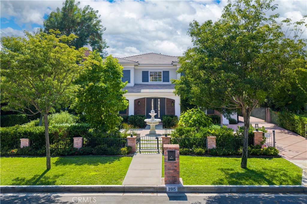2015 Bella Vista Avenue