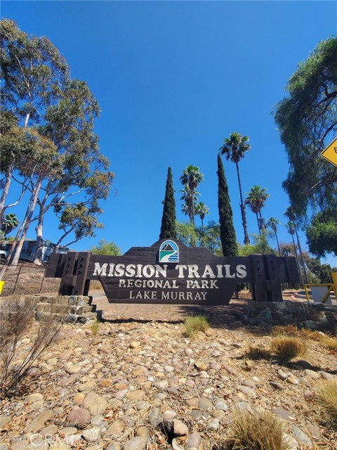 6812 Hyde Park Drive, San Diego CA: https://media.crmls.org/medias/e4877627-2965-4320-b320-7465e0f329e9.jpg