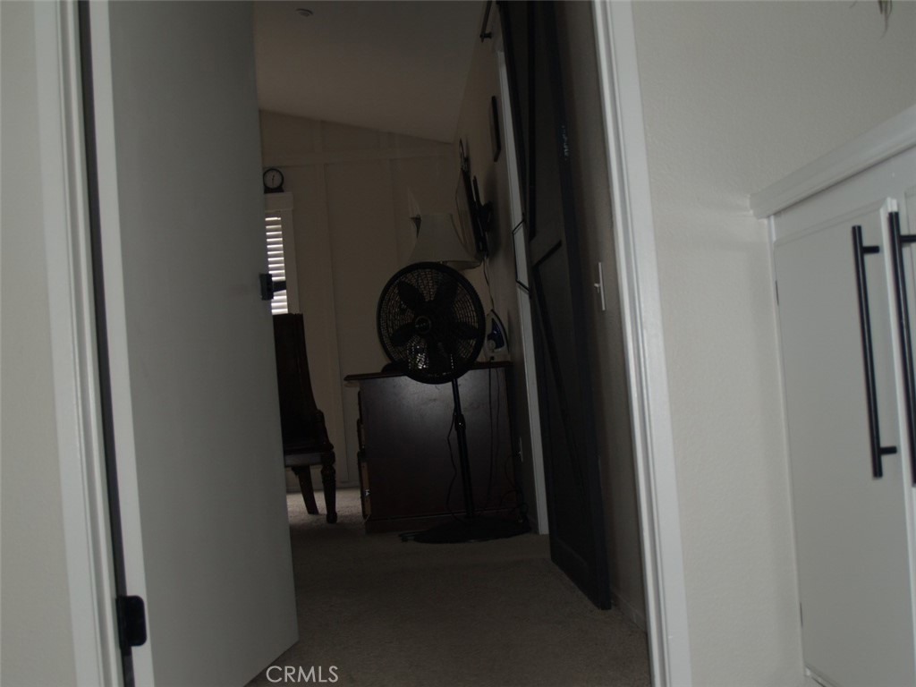 https://media.crmls.org/medias/e487c5e5-8238-4078-9882-6a5732799348.jpg?preset=X-Large