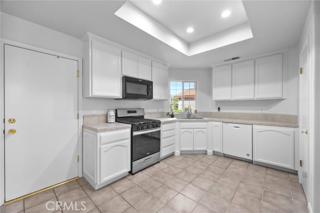 Detail Gallery Image 9 of 27 For 9803 Manhattan, Bakersfield,  CA 93312 - 3 Beds | 2 Baths