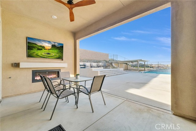 Detail Gallery Image 25 of 56 For 2437 Sierra Bella Dr, Corona,  CA 92882 - 5 Beds | 4/1 Baths