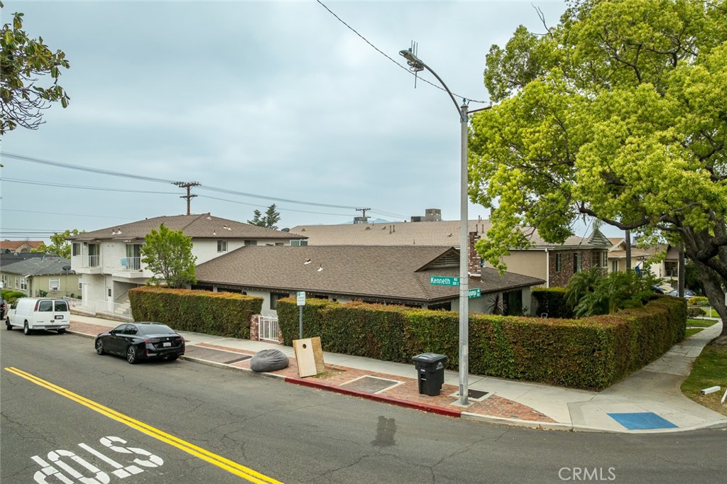 303 S Kenneth RoadBurbank img 25