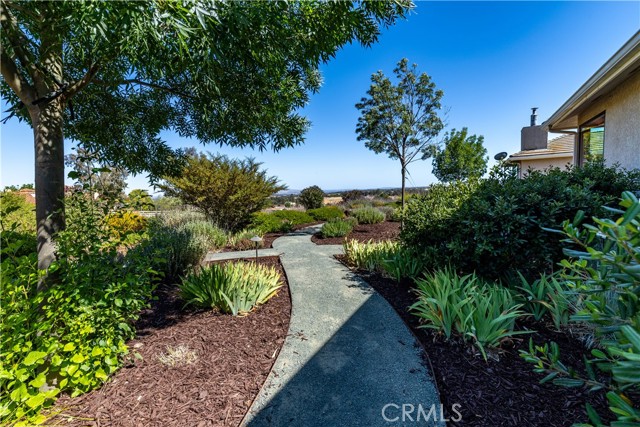 2885 Summer Ranch Road, Paso Robles CA: https://media.crmls.org/medias/e48a7a4b-4a91-40be-b0a4-80123b02ab51.jpg
