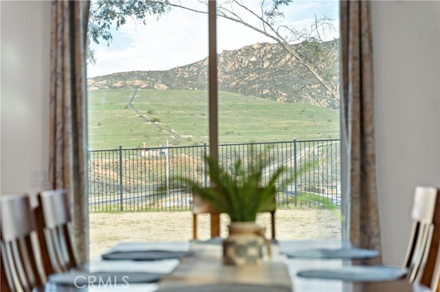 Detail Gallery Image 16 of 66 For 8044 Country Mile Ln, Riverside,  CA 92507 - 5 Beds | 3/1 Baths