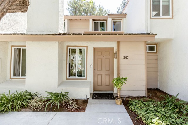 805 Vista Ct, Brea CA: https://media.crmls.org/medias/e48b2943-4fae-4a1e-838a-f34ad887f3dd.jpg