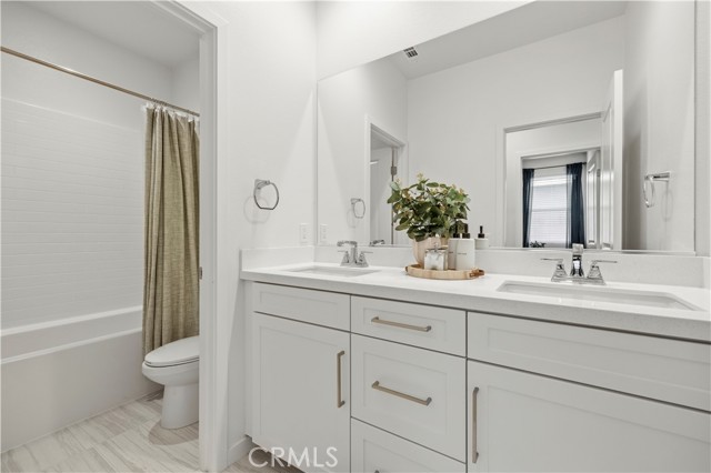 5 Bed Home for Sale in Saugus, California