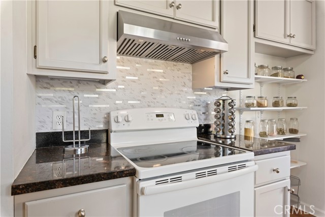 Detail Gallery Image 13 of 32 For 19894 Mountain Meadows South, Hidden Valley Lake,  CA 95467 - 2 Beds | 2 Baths