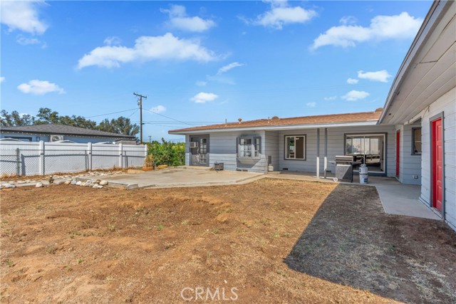 9600 51st, Jurupa Valley CA: https://media.crmls.org/medias/e48c24b3-8f5b-4433-8dbd-f75b95ed3b4a.jpg