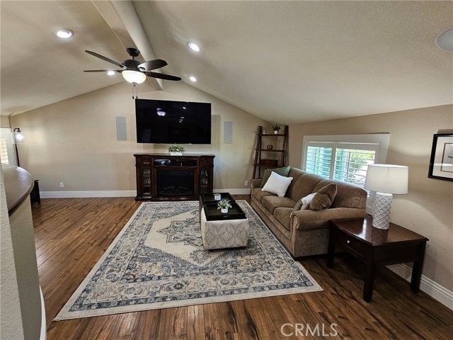 21351 Birdhollow Drive, Rancho Santa Margarita CA: https://media.crmls.org/medias/e48c3041-9c4e-45bf-9258-1b46625f48f8.jpg