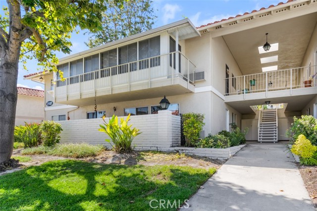 2187 E Via Mariposa #B, Laguna Woods, CA 92637