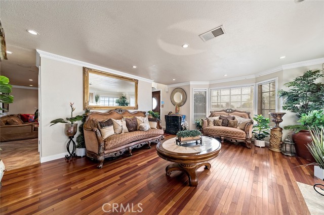 Detail Gallery Image 5 of 22 For 1704 Pass and Covina Rd, West Covina,  CA 91792 - 4 Beds | 2/1 Baths