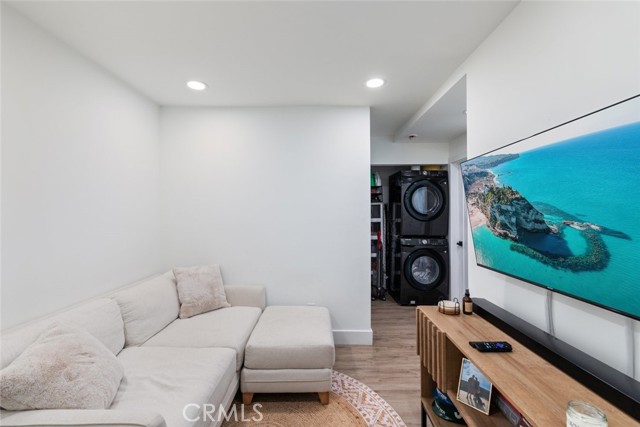 1320 Bush Street, San Diego CA: https://media.crmls.org/medias/e491a9a7-7a2d-40b4-a4e0-607c25d6b7ef.jpg