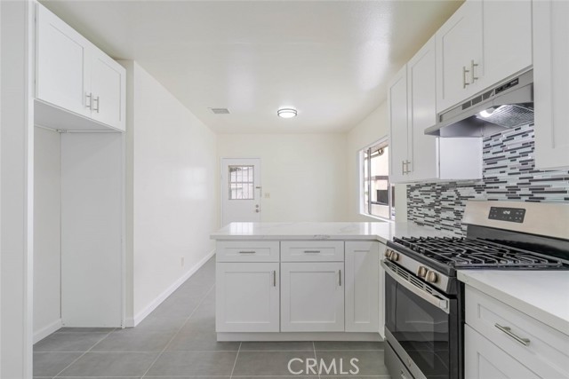 Detail Gallery Image 14 of 30 For 818 E Windsor Rd, Glendale,  CA 91205 - 3 Beds | 2 Baths