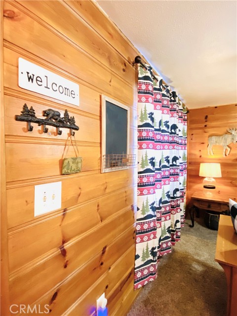 Detail Gallery Image 9 of 22 For 1008 E Country Club Bld, Big Bear City,  CA 92314 - 2 Beds | 2 Baths