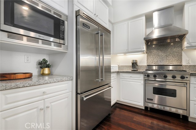4050 Glencoe Avenue, Marina del Rey CA: https://media.crmls.org/medias/e49281c4-1889-48c6-ba9b-0ee64f42567f.jpg