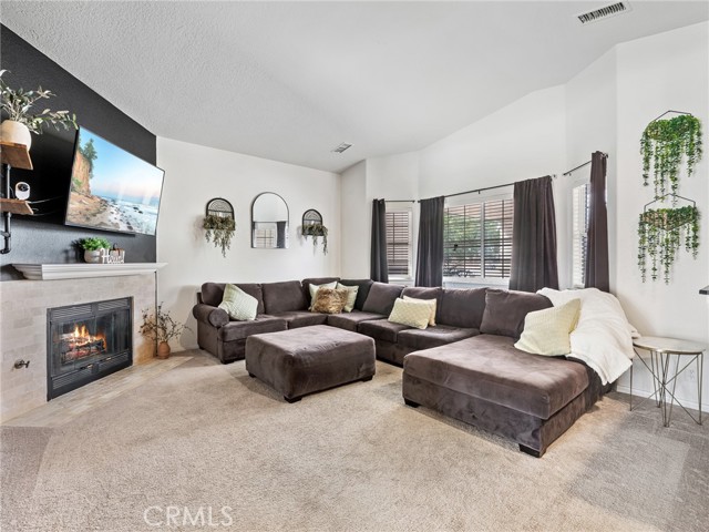 Detail Gallery Image 9 of 45 For 9915 La Panto, Victorville,  CA 92392 - 3 Beds | 3 Baths