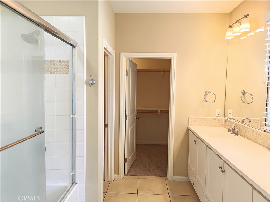 E4939841 D6d0 4813 A82b 1de58c6fcfb0