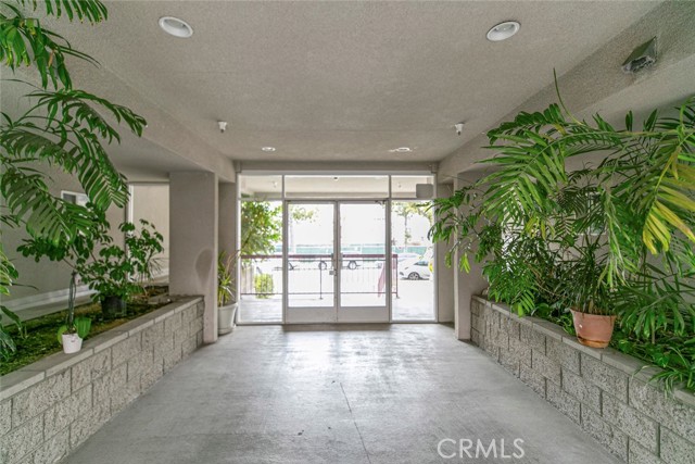 Detail Gallery Image 2 of 12 For 432 N. Kenwood St #206,  Glendale,  CA 91206 - 2 Beds | 3 Baths
