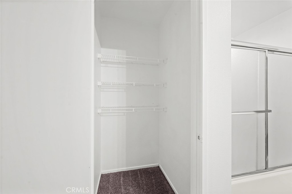 https://media.crmls.org/medias/e493db93-e20b-493a-9589-2cebe7d9464b.jpg?preset=X-Large
