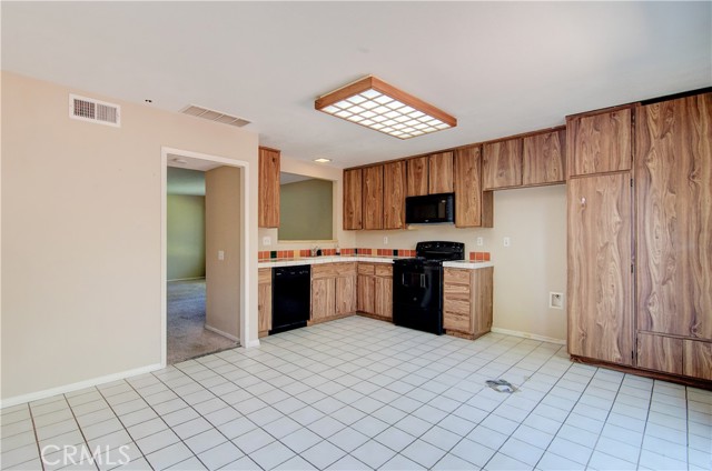 Detail Gallery Image 5 of 23 For 26251 Hillsford Pl, Lake Forest,  CA 92630 - 2 Beds | 1/1 Baths