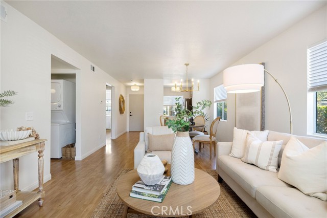 6000 Bixby Village Drive, Long Beach CA: https://media.crmls.org/medias/e4944c59-914a-425d-8f24-7c5dc794cc33.jpg
