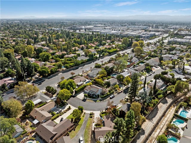 Detail Gallery Image 11 of 48 For 19710 Superior St, Chatsworth,  CA 91311 - 4 Beds | 4 Baths