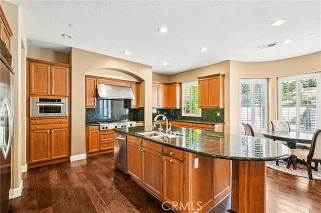 Detail Gallery Image 12 of 44 For 4442 Treasure Valley, Claremont,  CA 91711 - 4 Beds | 4 Baths