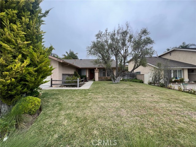 33102 Elisa Drive, Dana Point CA: https://media.crmls.org/medias/e4950211-f7a2-4da6-8e6e-ed211d953a53.jpg