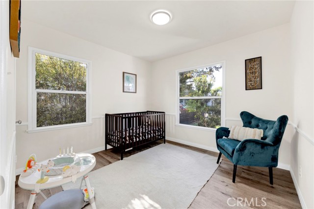 17350 Hamlin Street, Lake Balboa CA: https://media.crmls.org/medias/e4963837-19eb-43d0-8192-ebab8fd344bd.jpg
