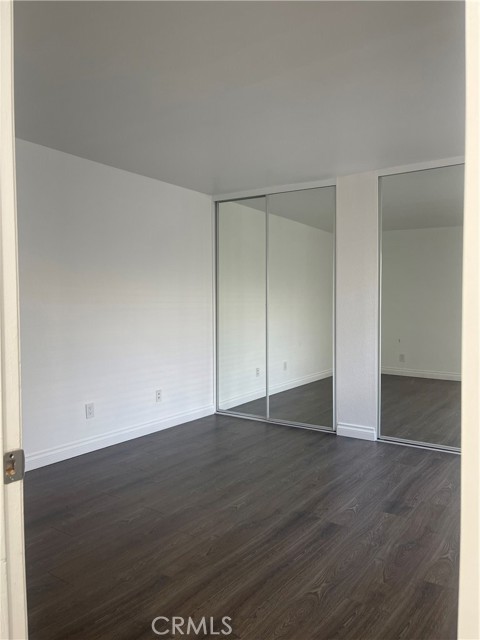 5515 Canoga Avenue, Woodland Hills CA: https://media.crmls.org/medias/e4970916-fd49-4787-8b9f-039d55ad6f57.jpg