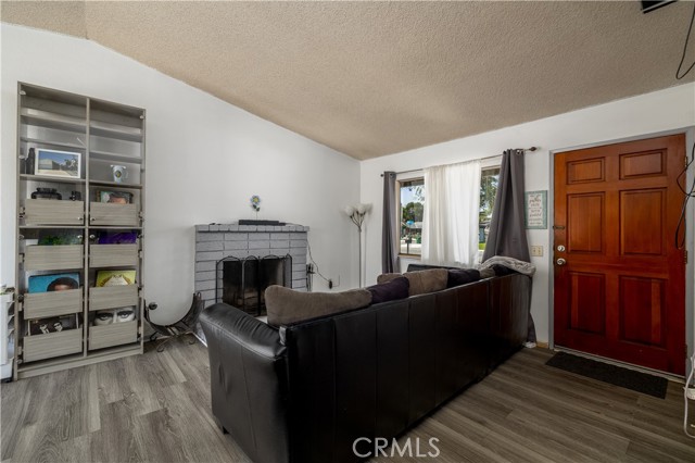Detail Gallery Image 6 of 21 For 23621 Suncrest Ave, Moreno Valley,  CA 92553 - 3 Beds | 2 Baths