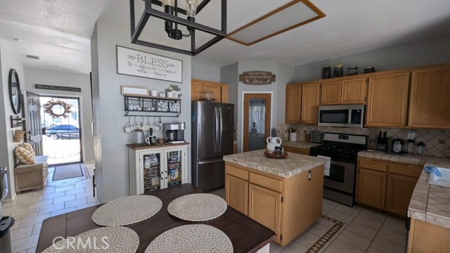 Detail Gallery Image 5 of 18 For 1946 Manchester Ct, San Jacinto,  CA 92582 - 3 Beds | 2 Baths