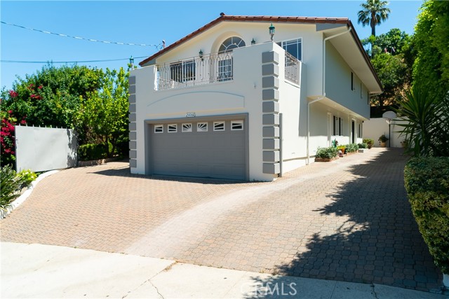 Detail Gallery Image 2 of 39 For 24060 Hatteras St, Woodland Hills,  CA 91367 - 5 Beds | 5 Baths