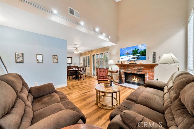 Detail Gallery Image 10 of 37 For 3736 Live Oak Dr, Pomona,  CA 91767 - 2 Beds | 3 Baths