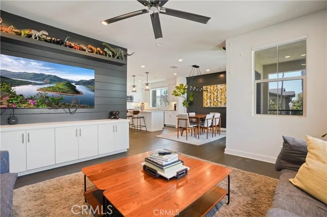 Detail Gallery Image 15 of 24 For 820 E Santa Ana St, Anaheim,  CA 92805 - 4 Beds | 2/1 Baths