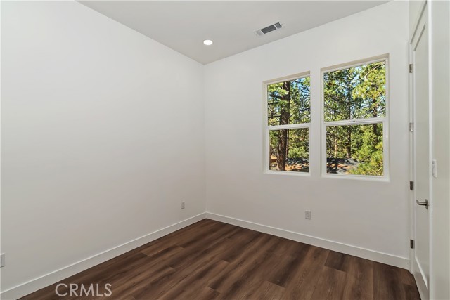 Detail Gallery Image 30 of 50 For 911 Sugarloaf, Big Bear City,  CA 92314 - 3 Beds | 3 Baths