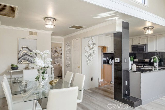 Detail Gallery Image 9 of 34 For 11107 Arminta St #2,  Sun Valley,  CA 91352 - 2 Beds | 2 Baths