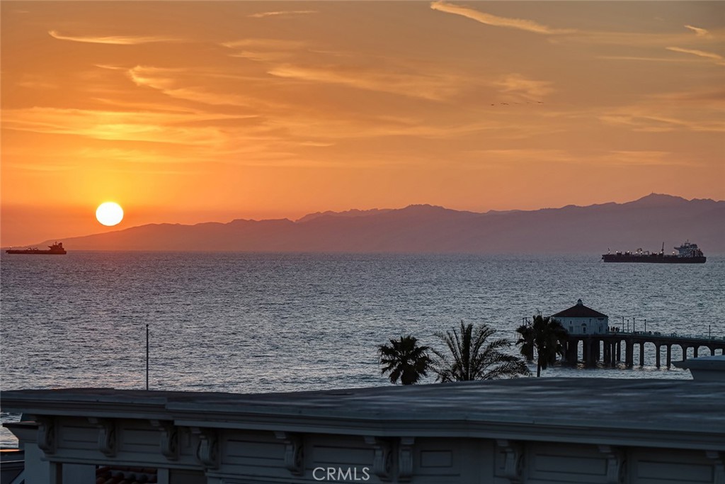 https://media.crmls.org/medias/e49a1878-ce69-4708-b32c-6de5ff38f4f8.jpg?preset=X-Large