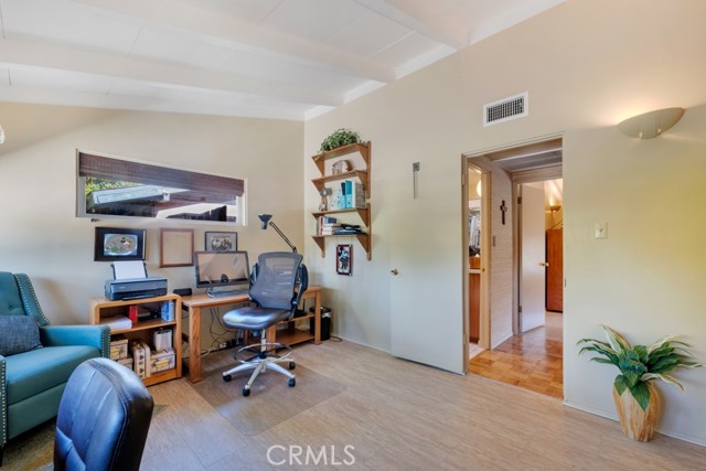 Detail Gallery Image 29 of 44 For 6500 Jumilla, Woodland Hills,  CA 91367 - 3 Beds | 2 Baths