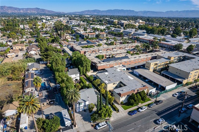 18539 Strathern Street photo 5