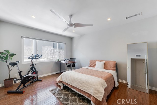 Detail Gallery Image 15 of 27 For 14238 Dickens St #3,  Sherman Oaks,  CA 91423 - 2 Beds | 2 Baths