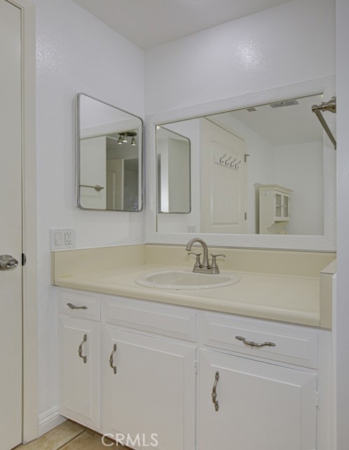 Detail Gallery Image 21 of 61 For 694 Avenida Sevilla a,  Laguna Woods,  CA 92637 - 2 Beds | 1/1 Baths