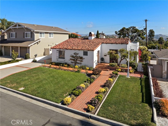 Detail Gallery Image 3 of 62 For 33762 Chula Vista Ave, Dana Point,  CA 92629 - 3 Beds | 2 Baths