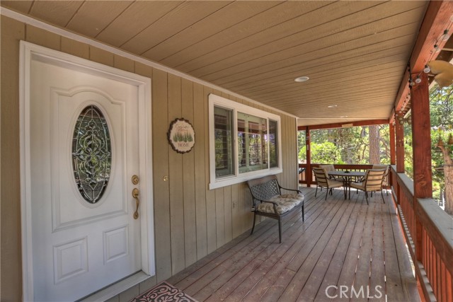 31816 Silver Spruce Drive, Running Springs CA: https://media.crmls.org/medias/e49bd6b9-2294-4cce-bec2-42bcc98537f3.jpg