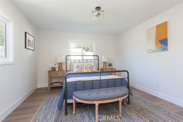 417 W Leeside, Glendora CA: https://media.crmls.org/medias/e49cd6f2-1d5c-4af9-b70a-10fc3cce4a37.jpg