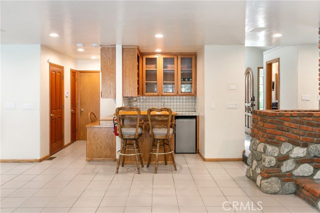 Detail Gallery Image 6 of 40 For 27442 Meadow Bay Dr, Lake Arrowhead,  CA 92352 - 4 Beds | 3/1 Baths