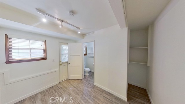 519 Poppy Avenue, Corona del Mar CA: https://media.crmls.org/medias/e49d635a-fede-49c7-a040-c0580506c40c.jpg