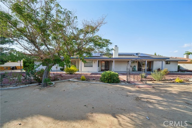13319 Waco Ln, Apple Valley CA: https://media.crmls.org/medias/e49ddff7-5cb8-426d-9b8e-510de226d6b3.jpg